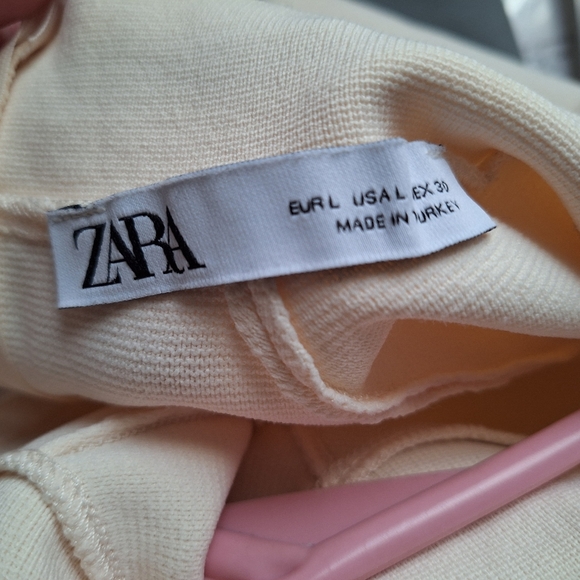 Zara Lot Of 2 Women's Tops Blue Cut Out and Cream Mockneck - Picture 7 of 7